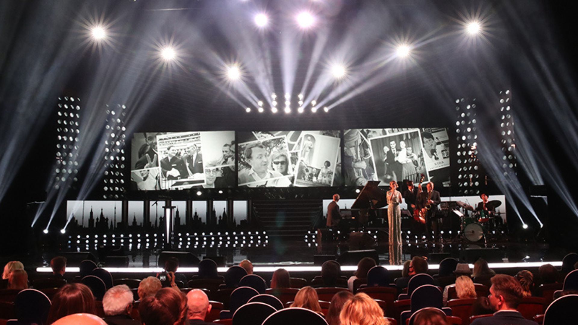 1959 открылся первый московский международный кинофестиваль. 3 августа 1959 московский международный кинофестиваль. первый московский кинофестиваль 1959. первый московский фестиваль. 3 августа 1959 московский международный кинофестиваль.