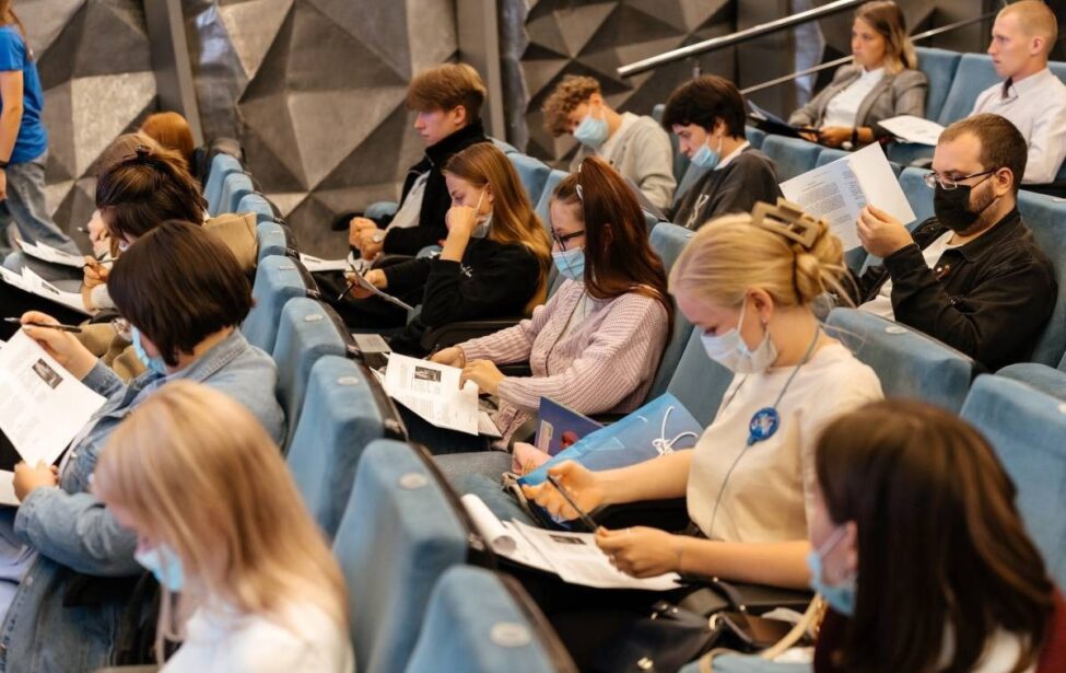 Студенты написали Диктант Победы