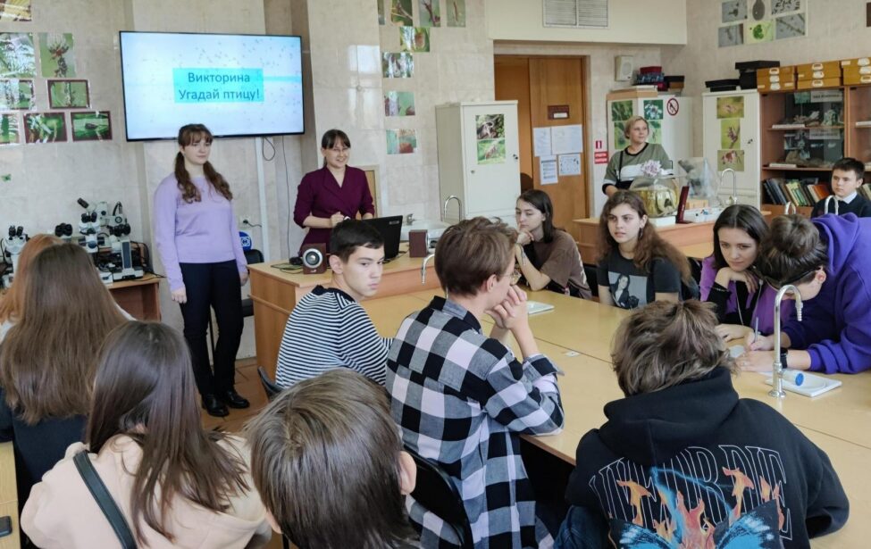 Преподаватели ИЕСТ провели биологический квест для школьников