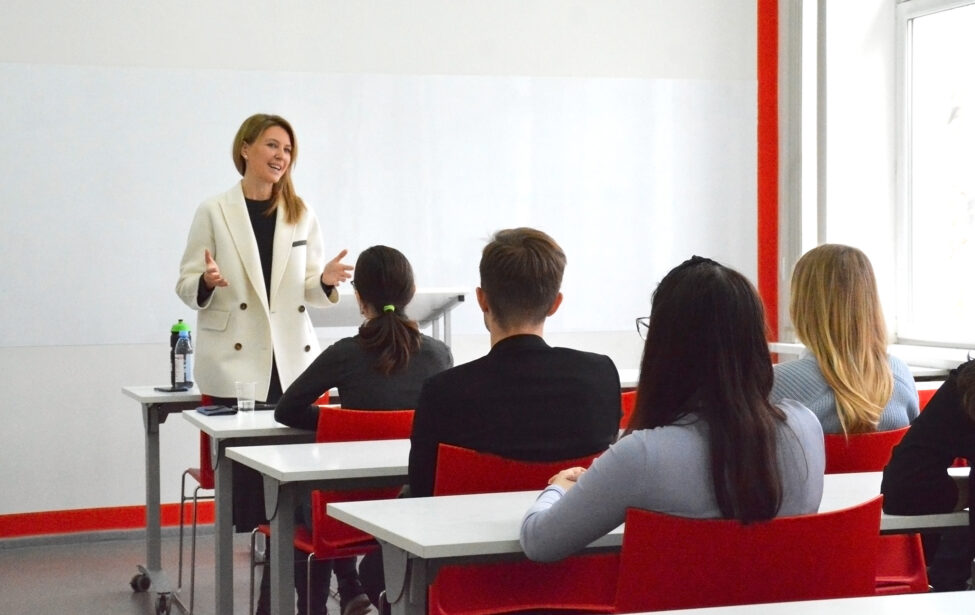 Депутат Госдумы Алёна Аршинова &laquo;О&nbsp;развитии системы образования&raquo;