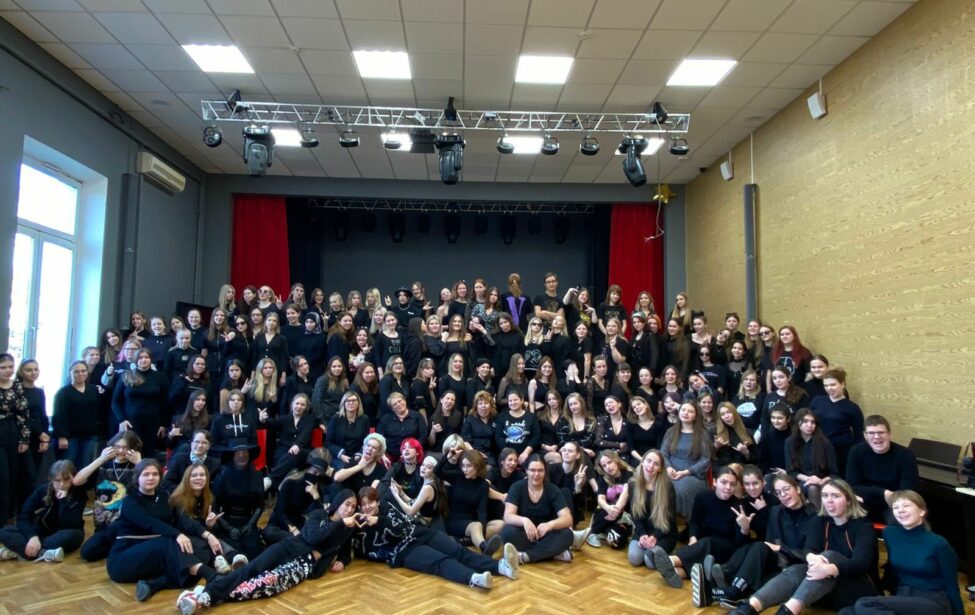 Четверг&nbsp;&mdash; день чёрного благородного цвета