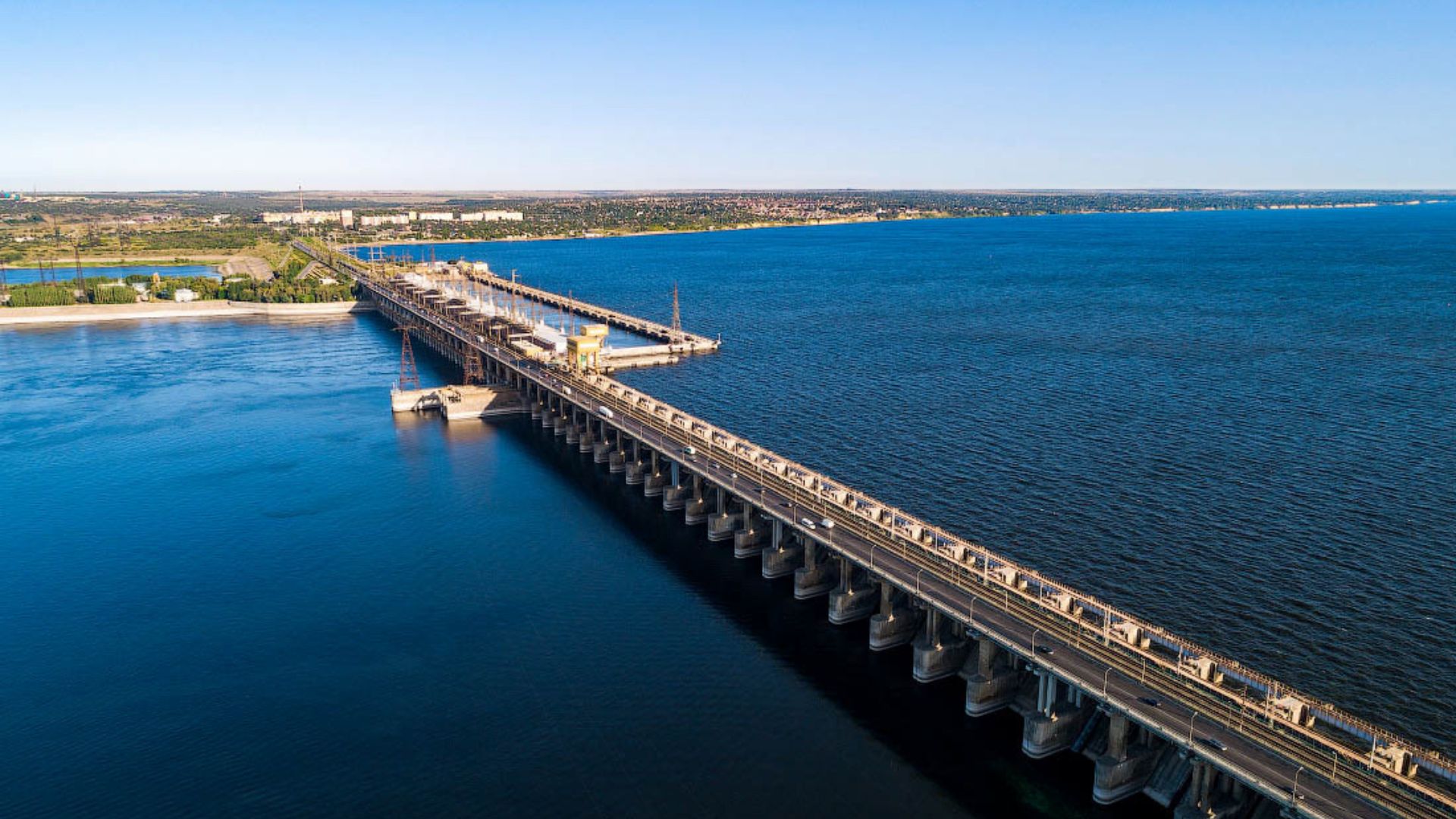 Волжская гэс область. Волгоградская водохранилище Волжская ГЭС. ГЭС Волжского Волгоградской области. Река Волга Волжская ГЭС. Плотина Волжской ГЭС.