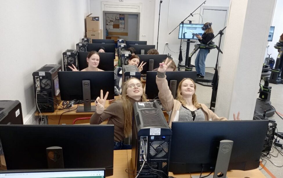 Использование&nbsp;VR лаборатории на&nbsp;занятиях по&nbsp;информатике