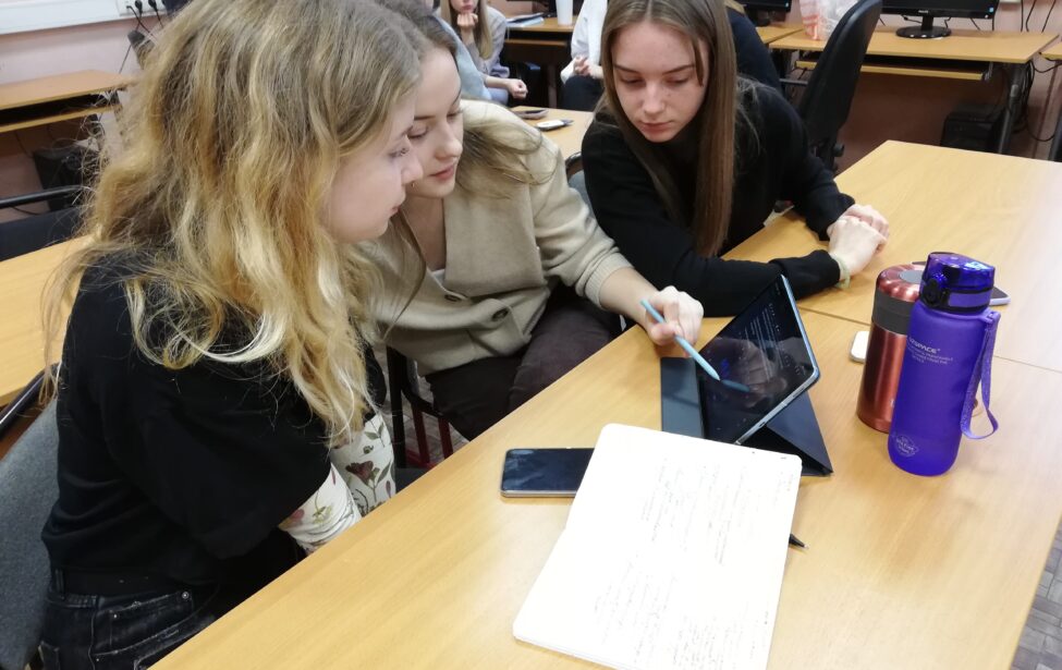 Студенты ИКИ изучают культурную политику со специалистами КЦ «Меридиан»