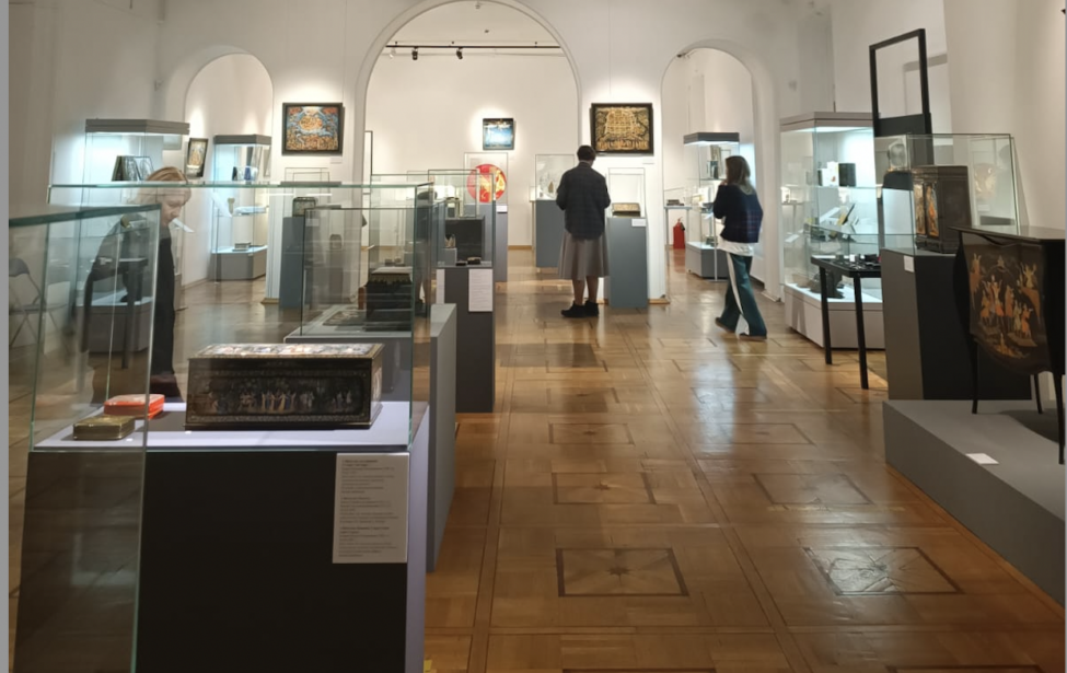 Студенты ИКИ на&nbsp;выставке лаковой миниатюры в&nbsp;Музее декоративного искусства