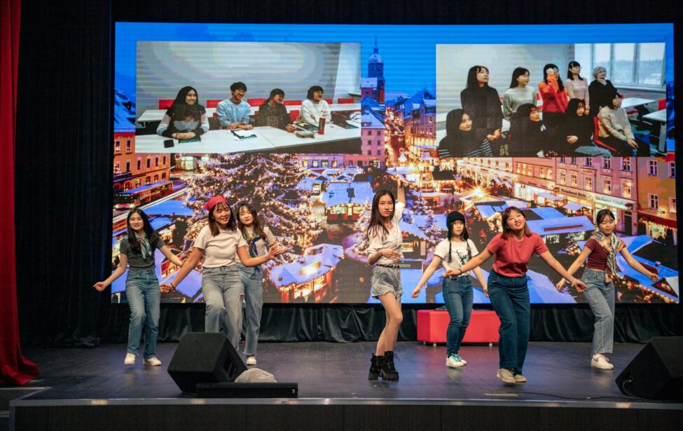 Спектакль &laquo;Снежная королева: почти по&nbsp;Андерсену&raquo;