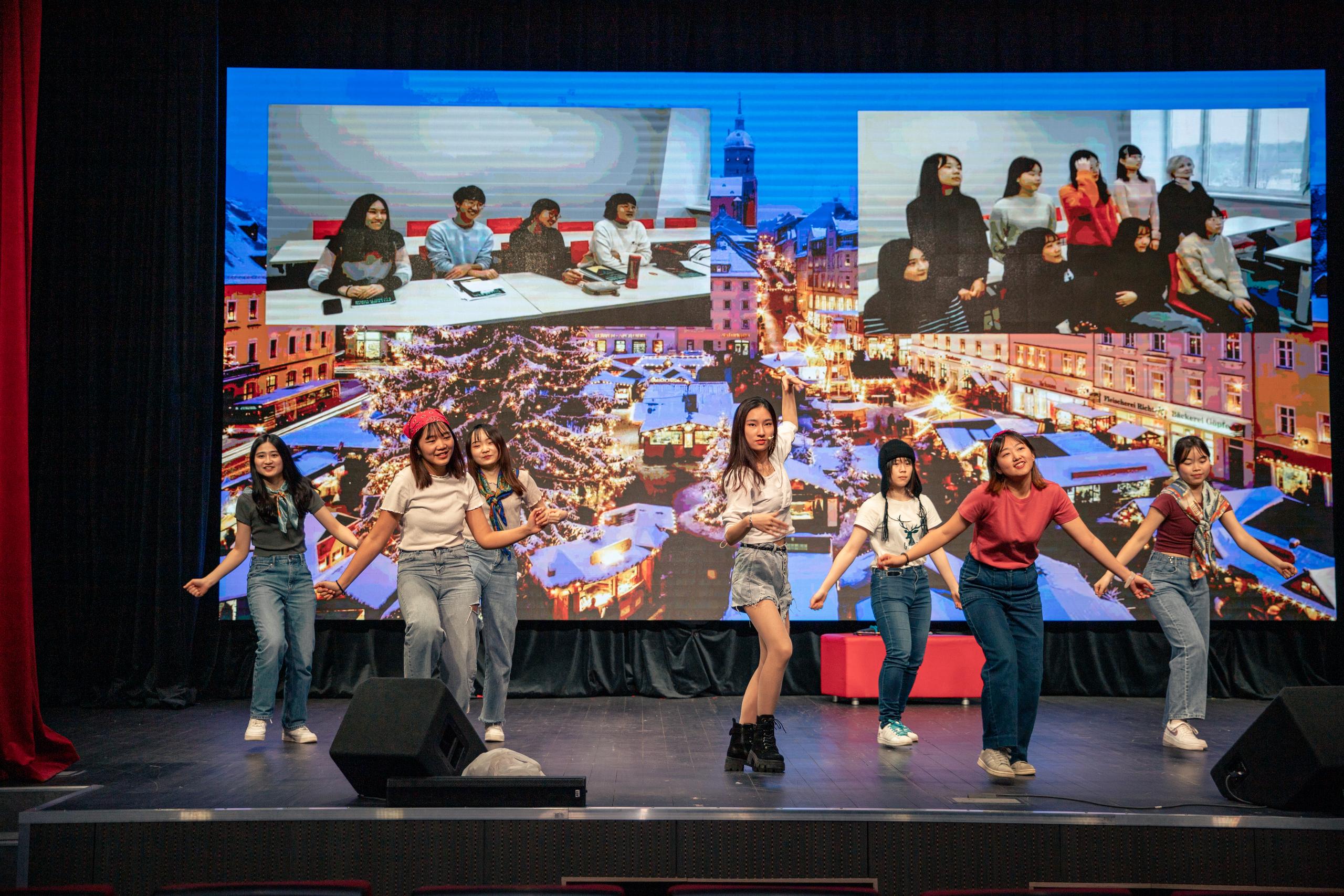 Спектакль &laquo;Снежная королева: почти по&nbsp;Андерсену&raquo;