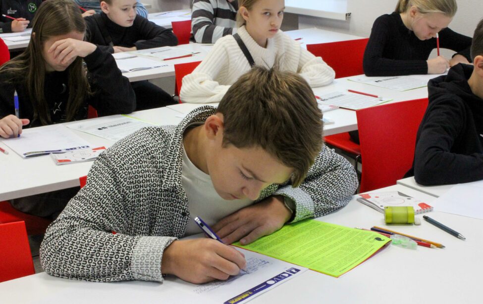 В ИЦО прошла неделя ЕГЭ-интенсивов по математике, физике и информатике