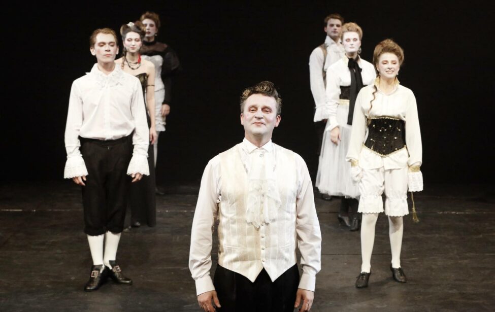 Олег Малахов и&nbsp;его выпускники, артисты ШДИ, на&nbsp;&laquo;Калейдоскоп&nbsp;ТВ&raquo;