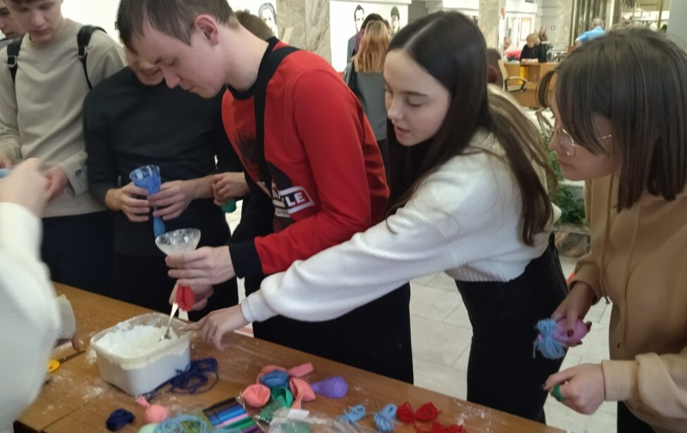 Студенты провели&nbsp;МК по&nbsp;изготовлению игрушки-антистресс