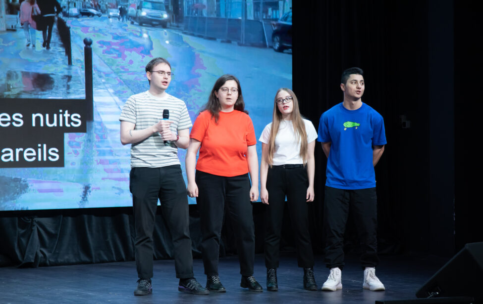 Московский городской говорит и&nbsp;поет по-французски