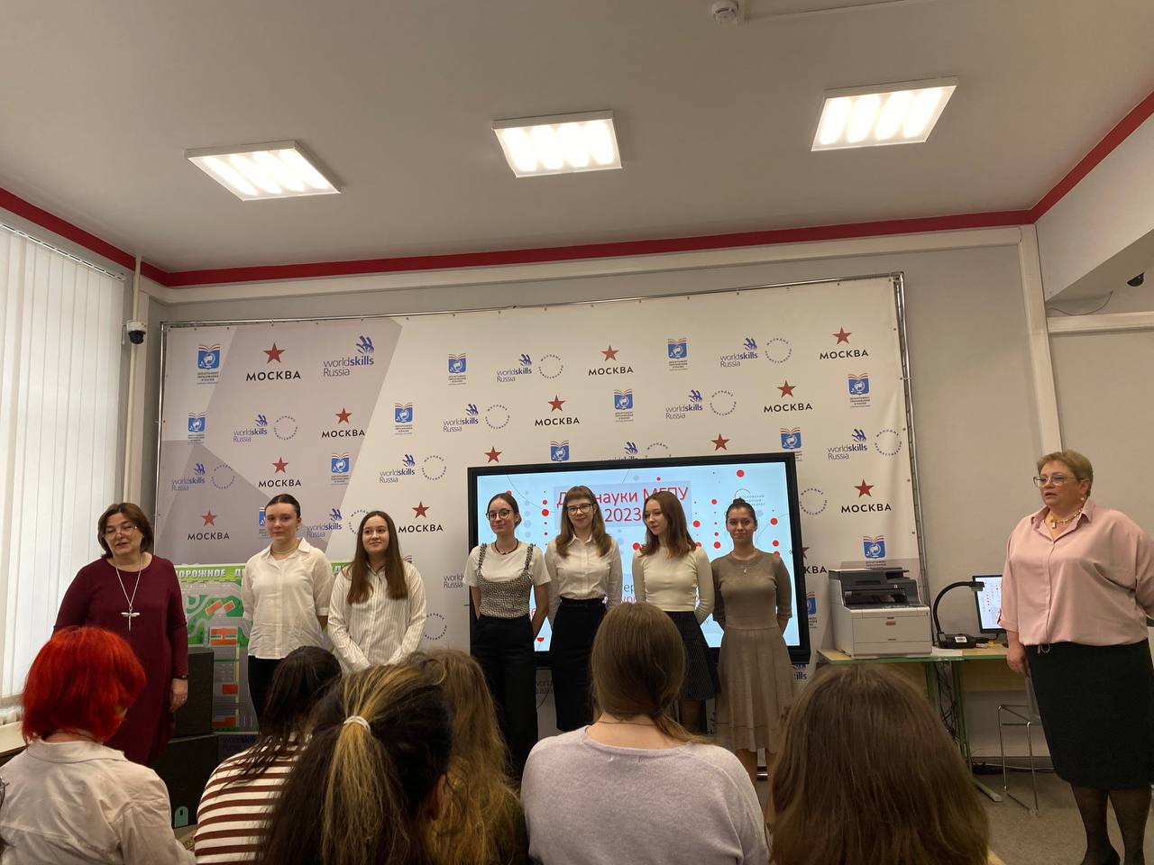 photo_5231282884382410313_y