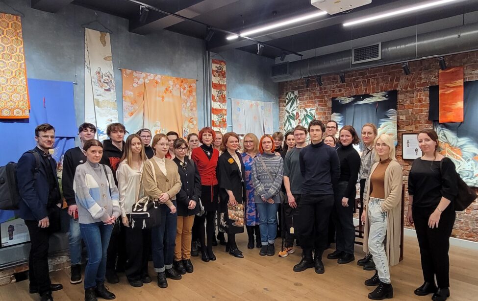 История, записанная на&nbsp;шелке кимоно