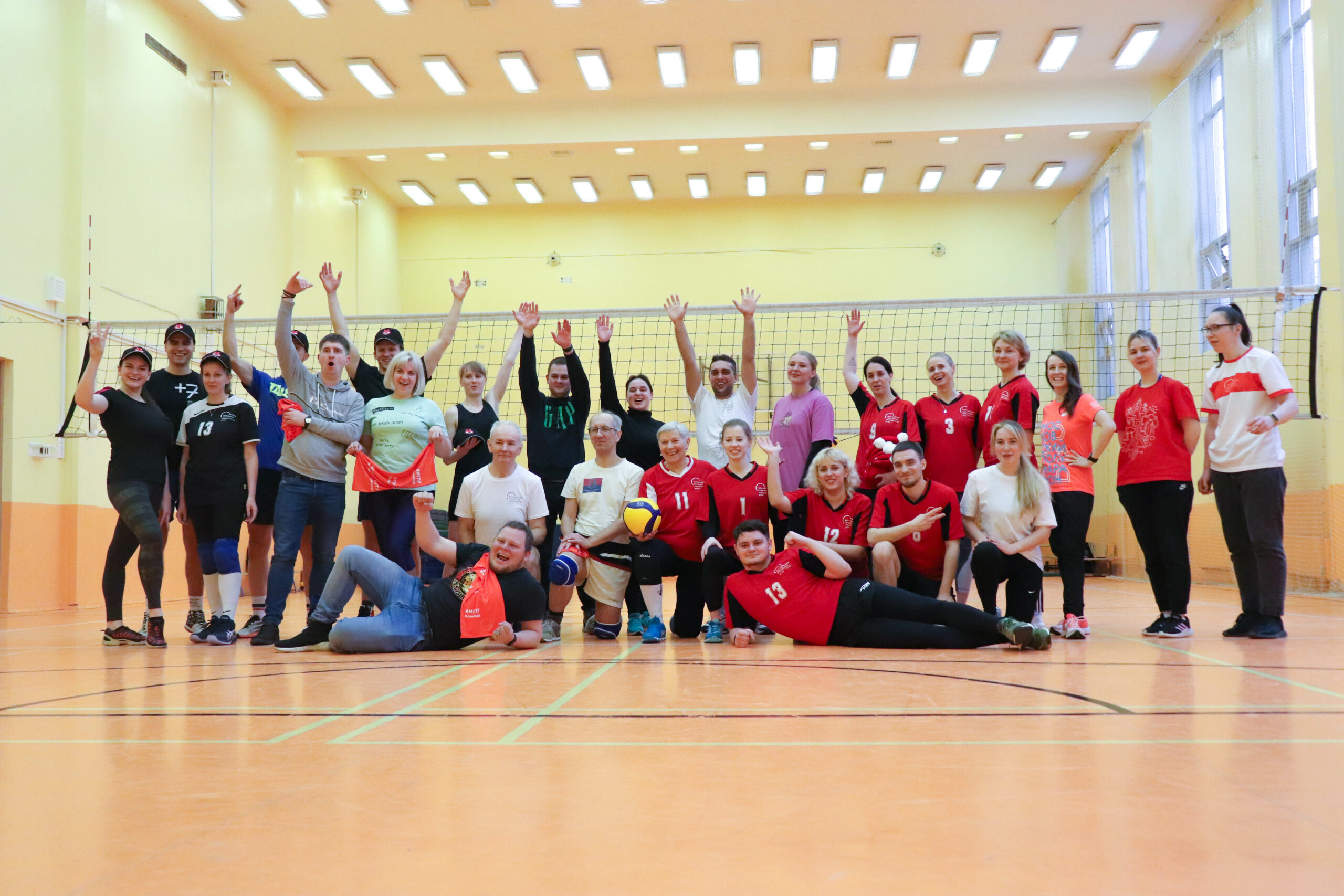 Определены медалисты турнира сотрудников по&nbsp;волейболу