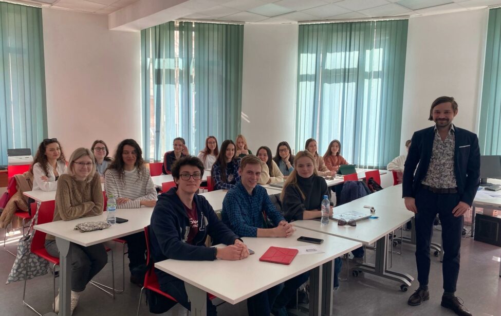 Круглый стол &laquo;Социокультурные грани высшего образования в&nbsp;англоязычных странах&raquo;