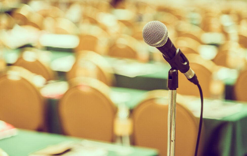 Лекция профессора Луи Беджони на&nbsp;французском языке