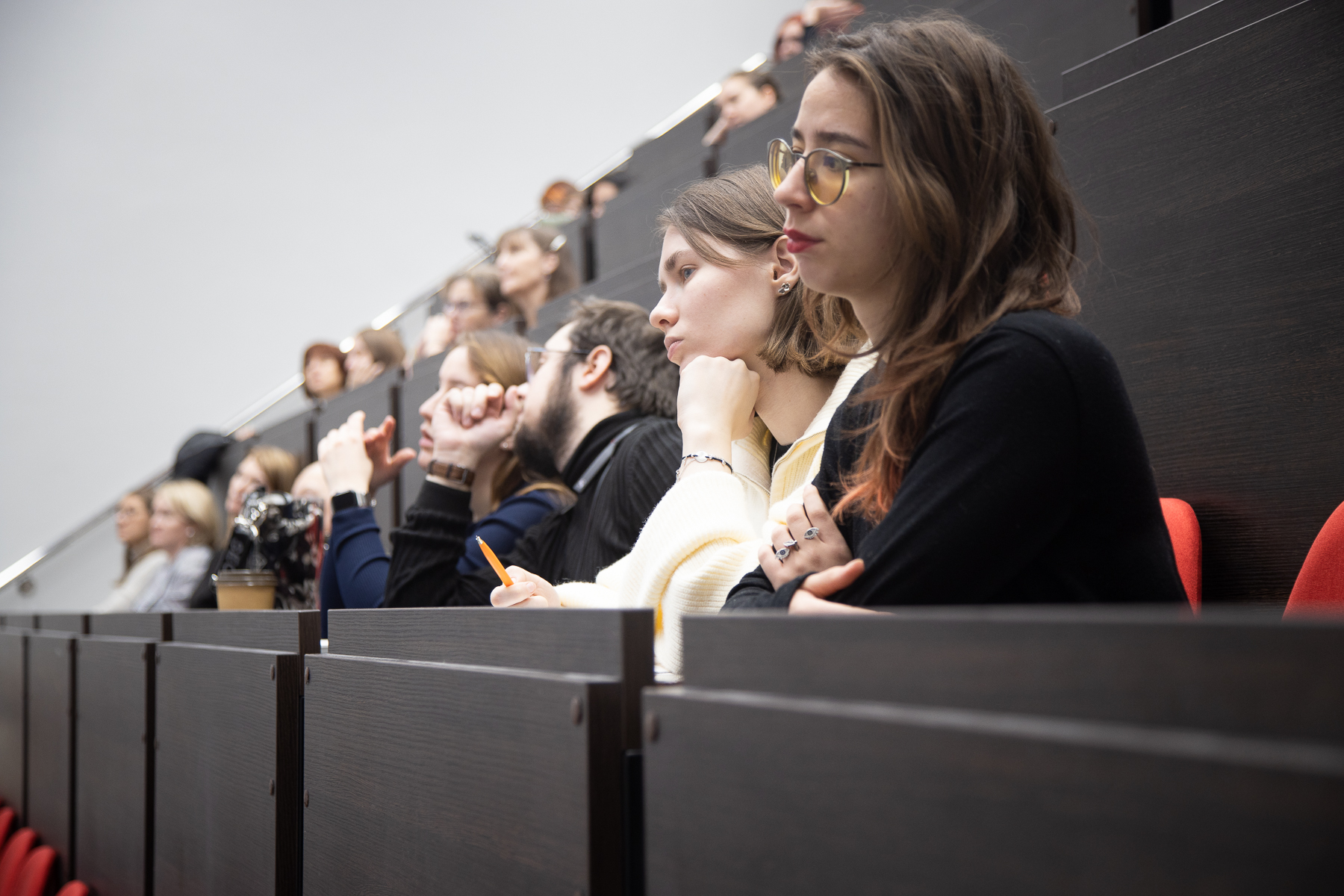 Конференция с&nbsp;международным участием в&nbsp;ИИЯ