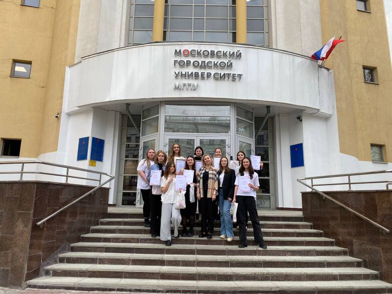 Итоги конкурса сочинений для школьников &laquo;Золотая кисть金笔&raquo;