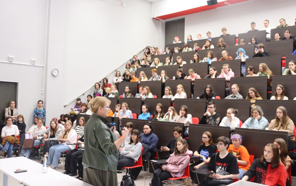 &laquo;Разговор о&nbsp;важном&raquo; директора ИИЯ со&nbsp;студентами