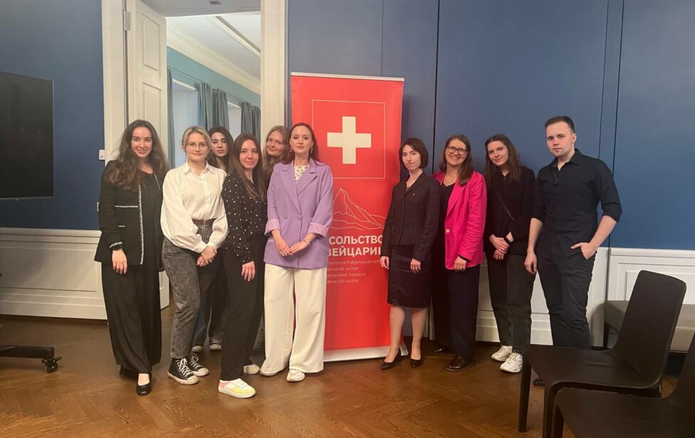 Студенты кафедры романской филологии на&nbsp;приеме в&nbsp;посольстве