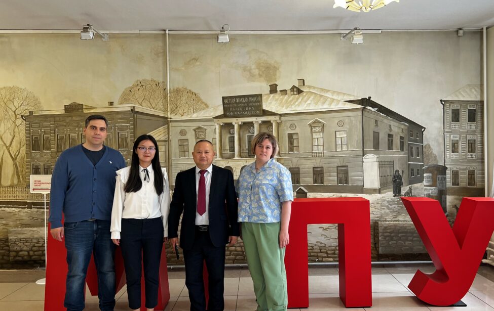 Встреча с&nbsp;представителями Уханьской международной компании &laquo;Фэня&raquo;