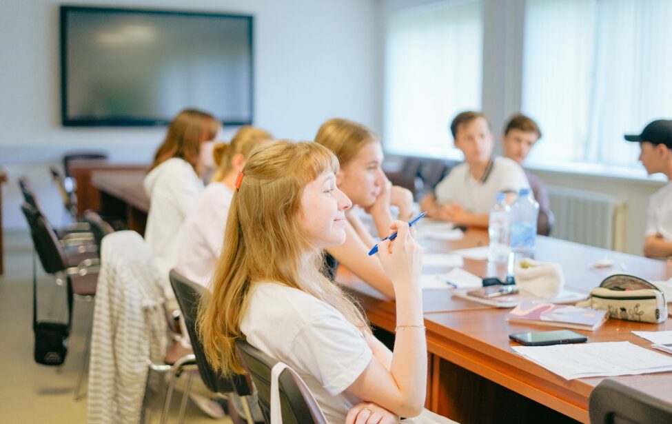 Преподаватели ИИЯ — российским школьникам и студентам