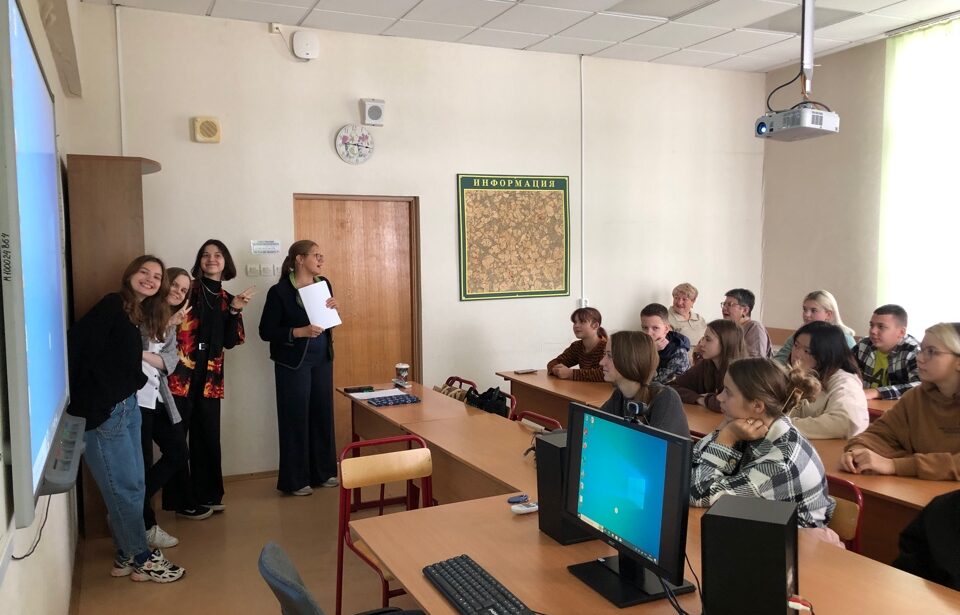 &laquo;Лингвист&nbsp;&mdash; это профессия&raquo;: встреча кафедры РЯЛ со&nbsp;школьниками