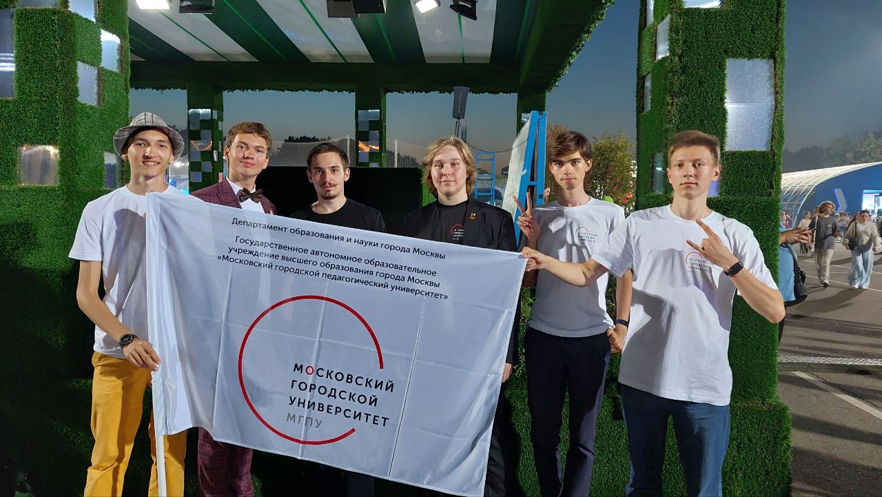 photo_5444952834433994150_y