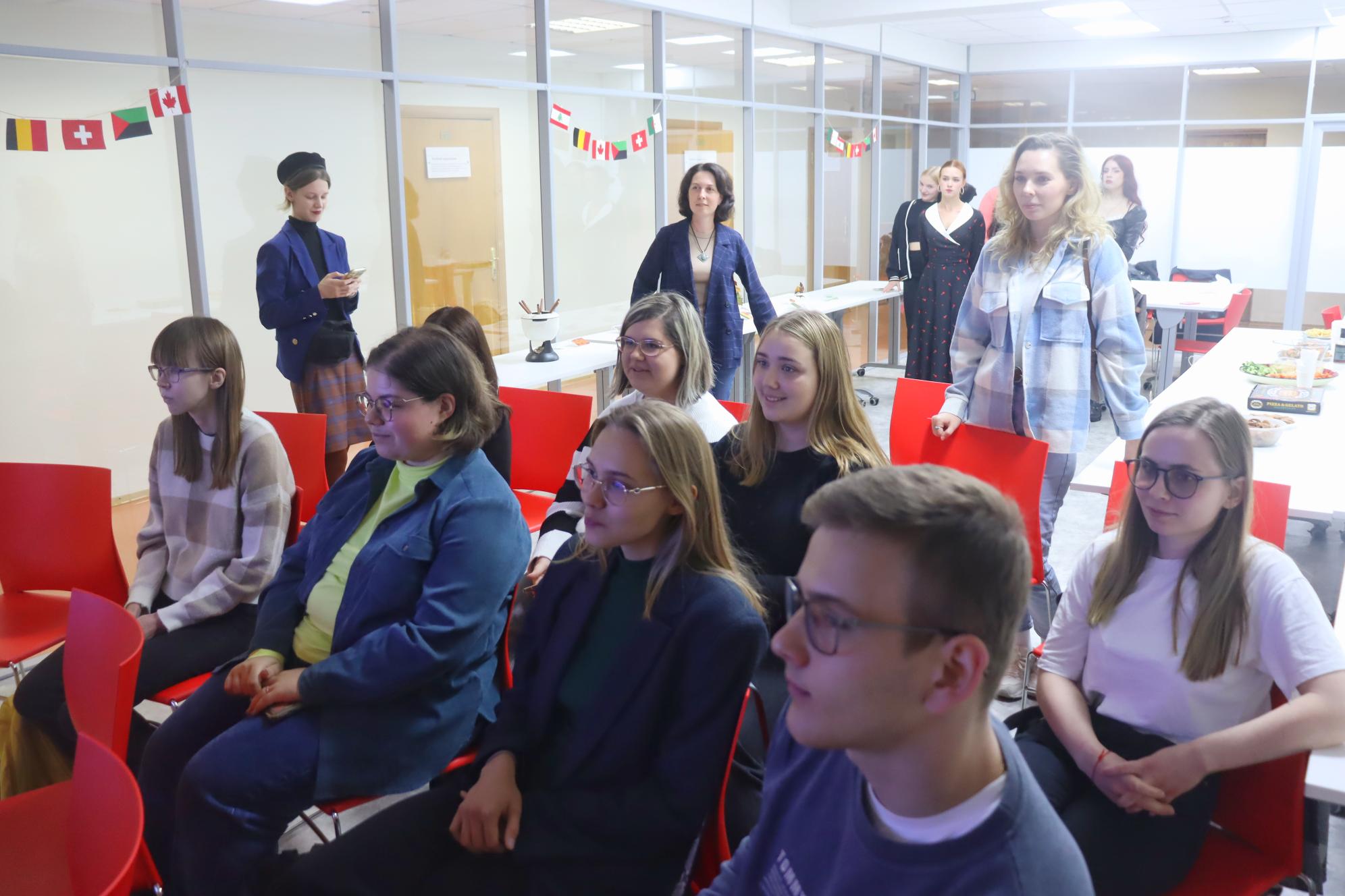 Студенты, мероприятие