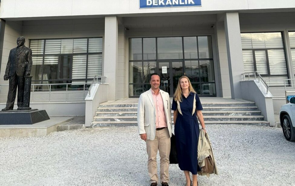 Научные контакты между ИИЯ и&nbsp;Университетом 18&nbsp;марта (Турция)