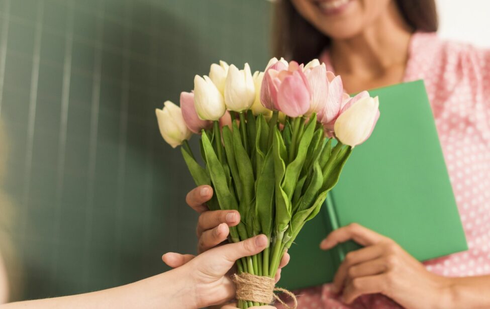 Ко&nbsp;дню учителя