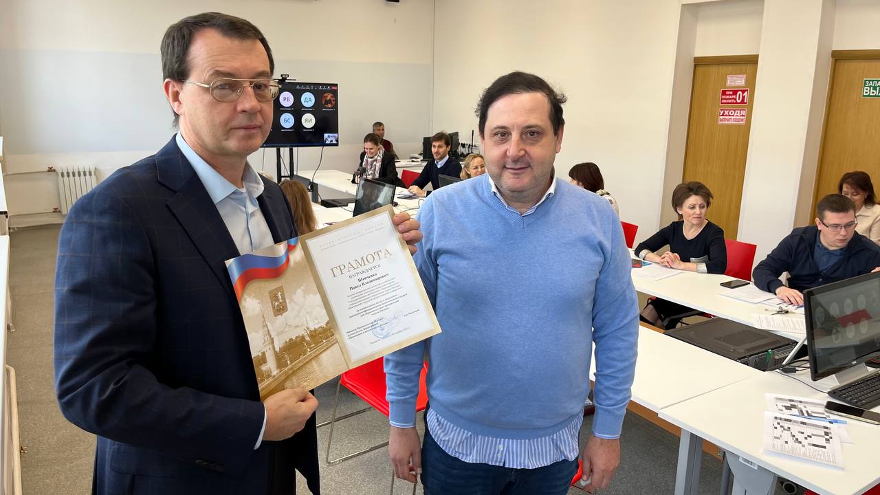 photo_5318947582120152963_y