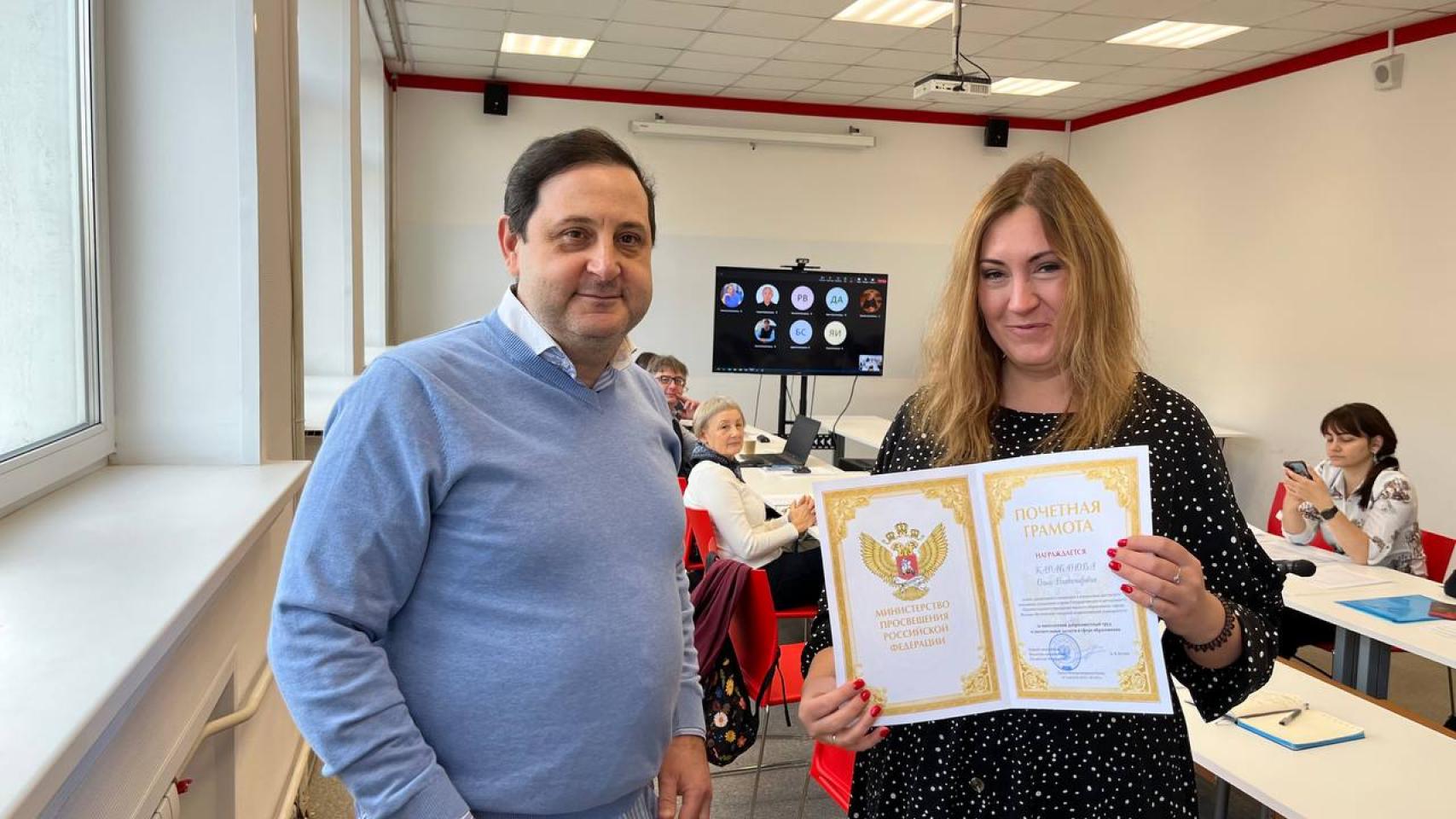 photo_5318947582120152966_y