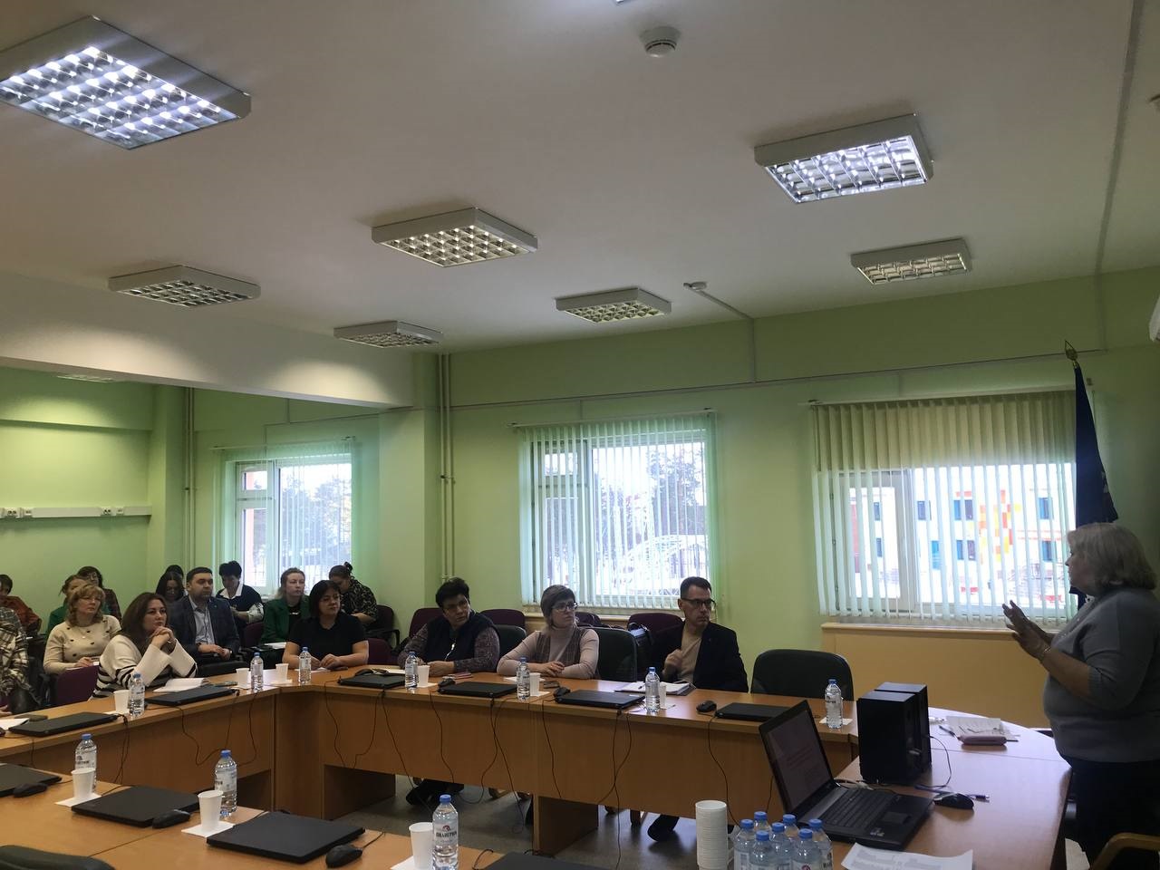 photo_5337105947933398259_y