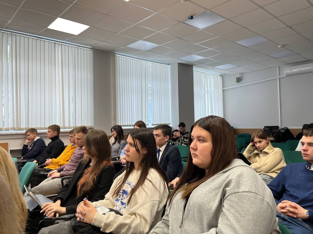 photo_5424852366013878713_y