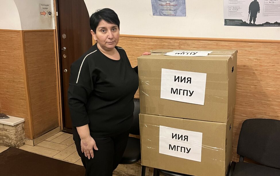 Открытки к Новому году от ИИЯ проходящим лечение в госпитале Бурденко