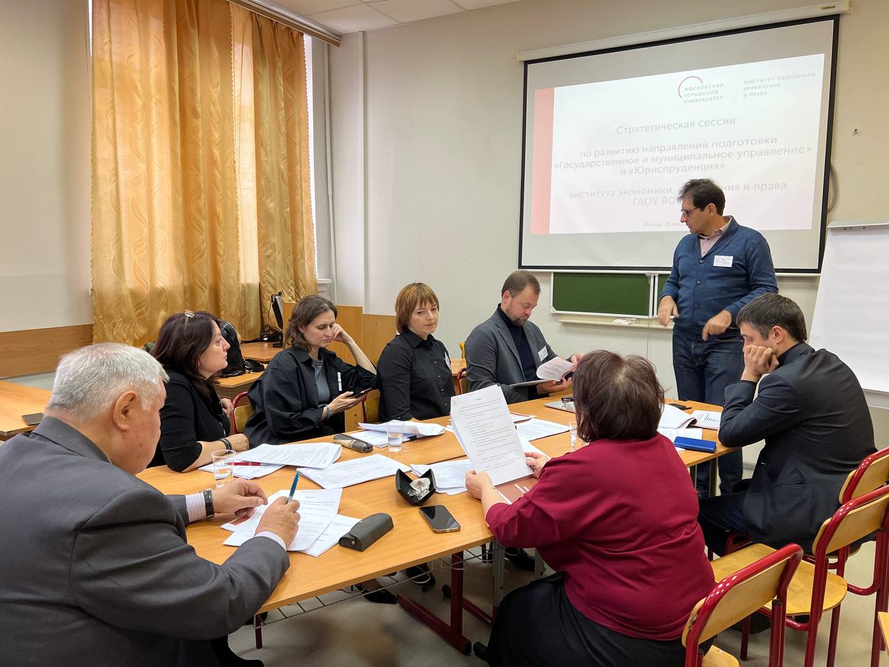 photo_5201685461586794172_y