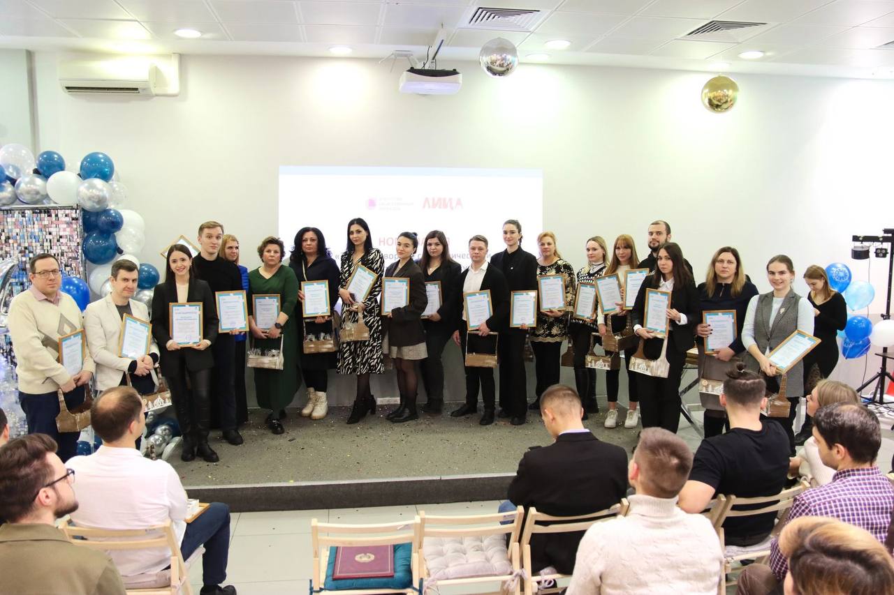 photo_5211105703551422519_y