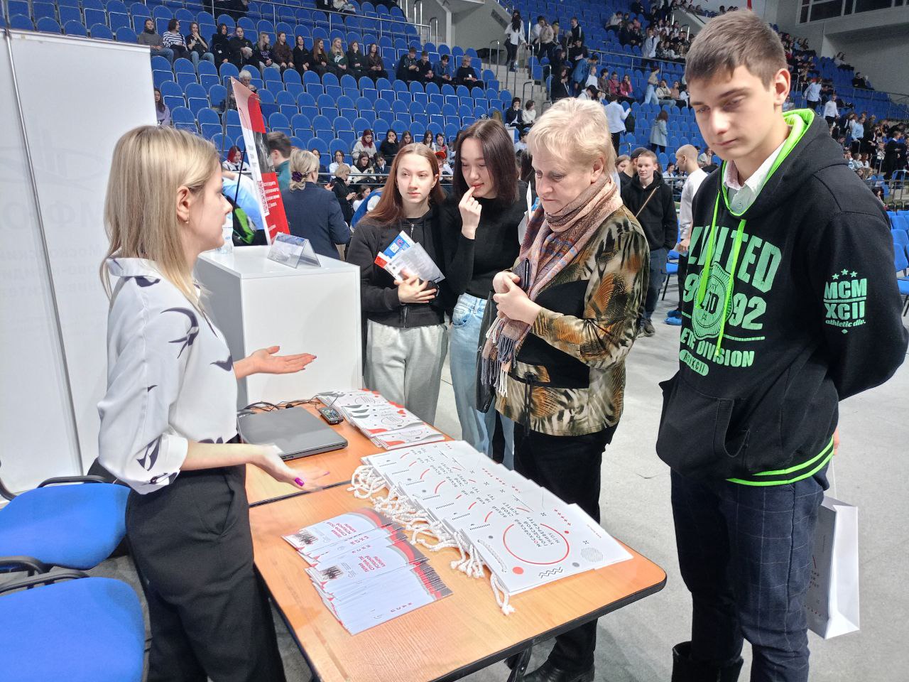 photo_5458725166759663290_y