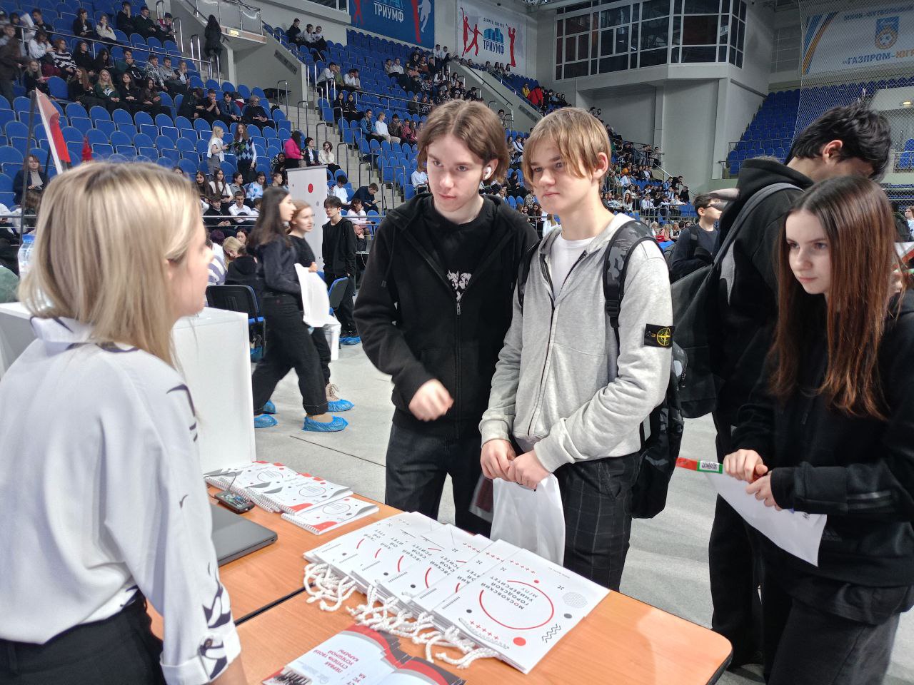 photo_5458725166759663372_y