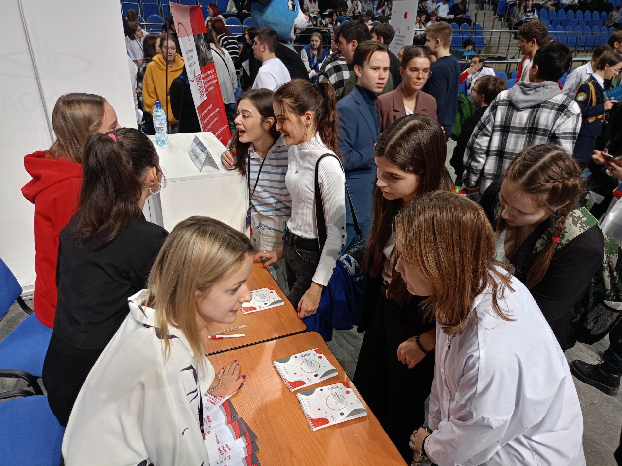 photo_5458725166759663405_y