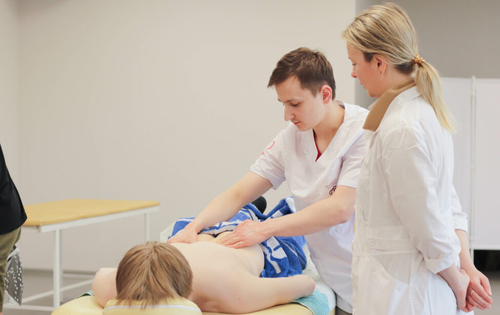 Открыта программа переподготовки по массажу и кинезиотейпированию