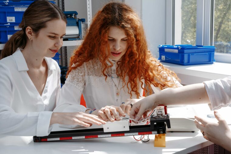 ИЦО - Лаборатория механики и молекулярной физики