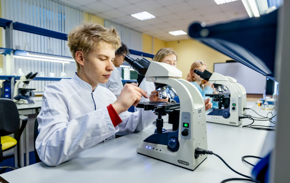 Московские старшеклассники занимаются разработкой инновационных решений на базе вузов