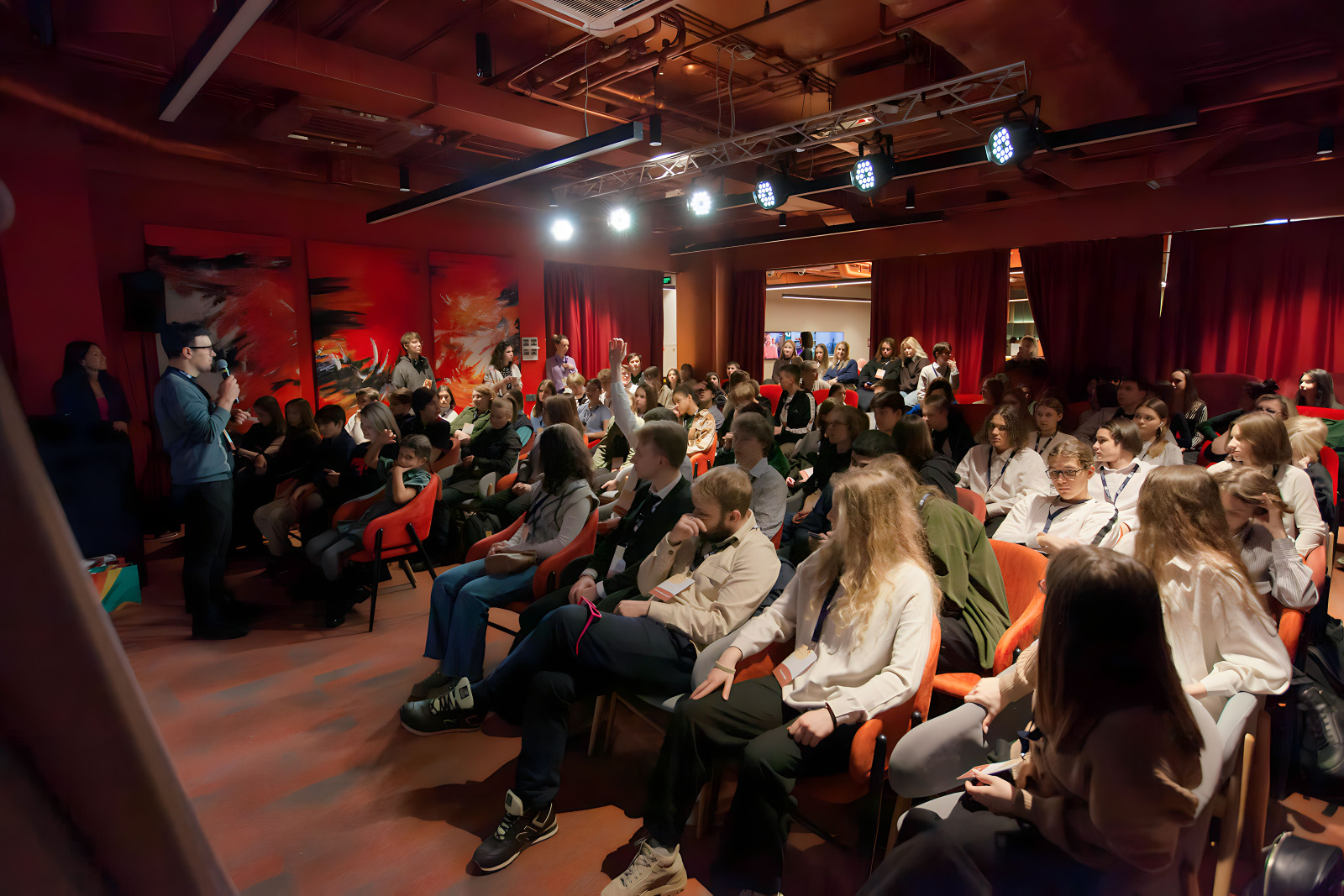 Как прокачать себя и не бояться ошибок: в «Доме Атлантов» прошел бизнес-тренинг для учеников предпринимательских классов