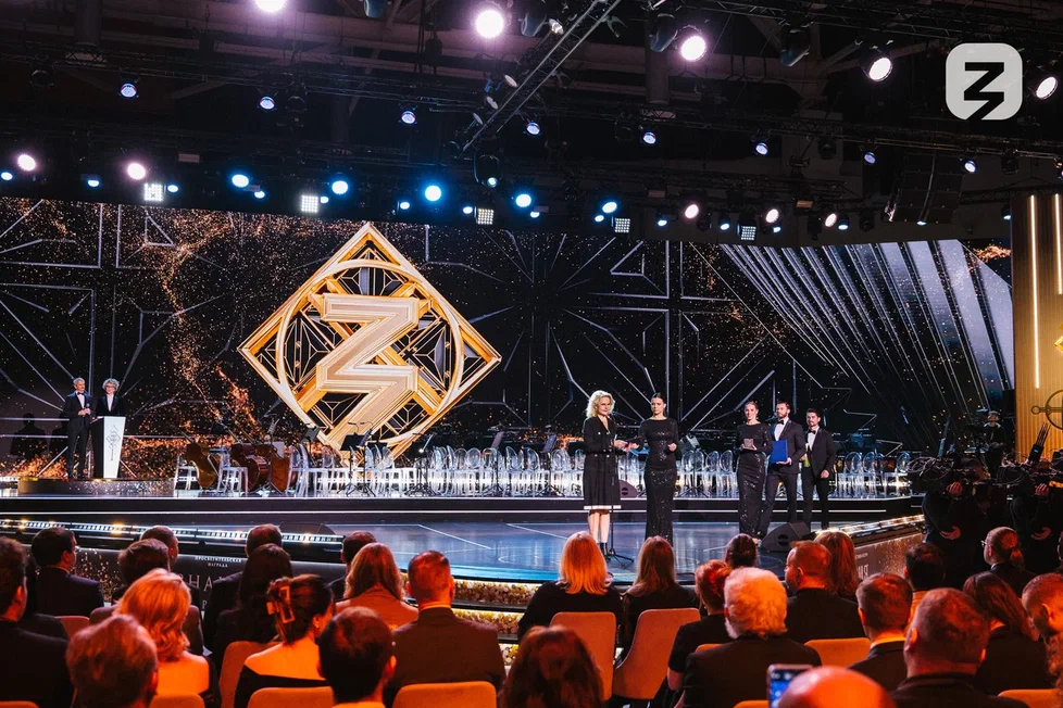 Представители ИИЯ — официальные переводчики на церемонии награждения премии «Знание»