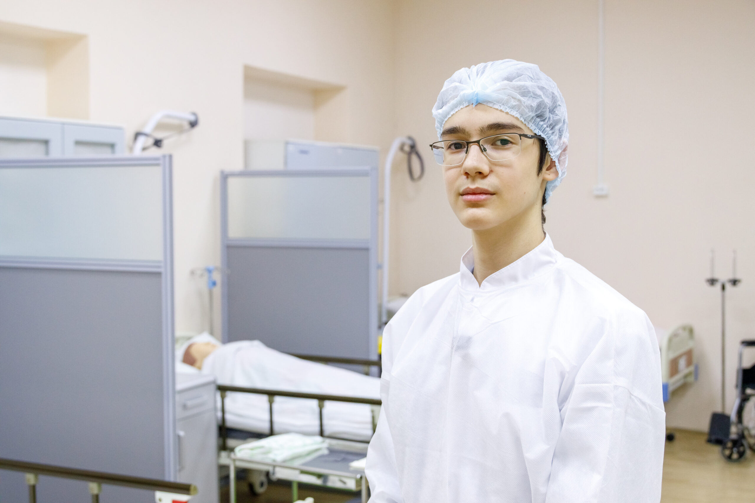 Медсестра, фотограф, инженер: ученики предпрофессиональных классов пройдут обучение в столичных колледжах