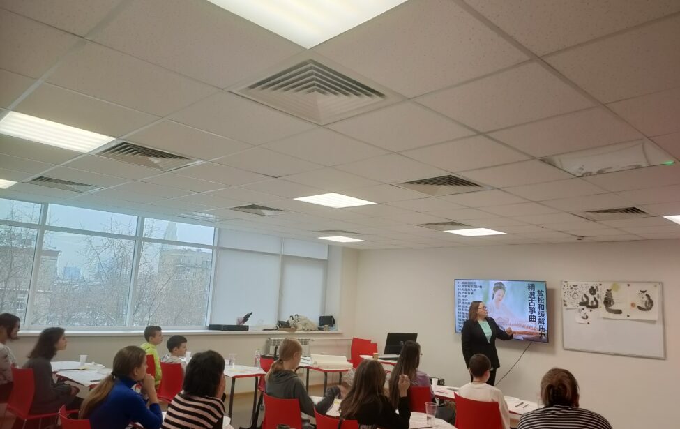 Мастер-класс по&nbsp;китайской живописи для школьников прошёл в&nbsp;стенах МГПУ