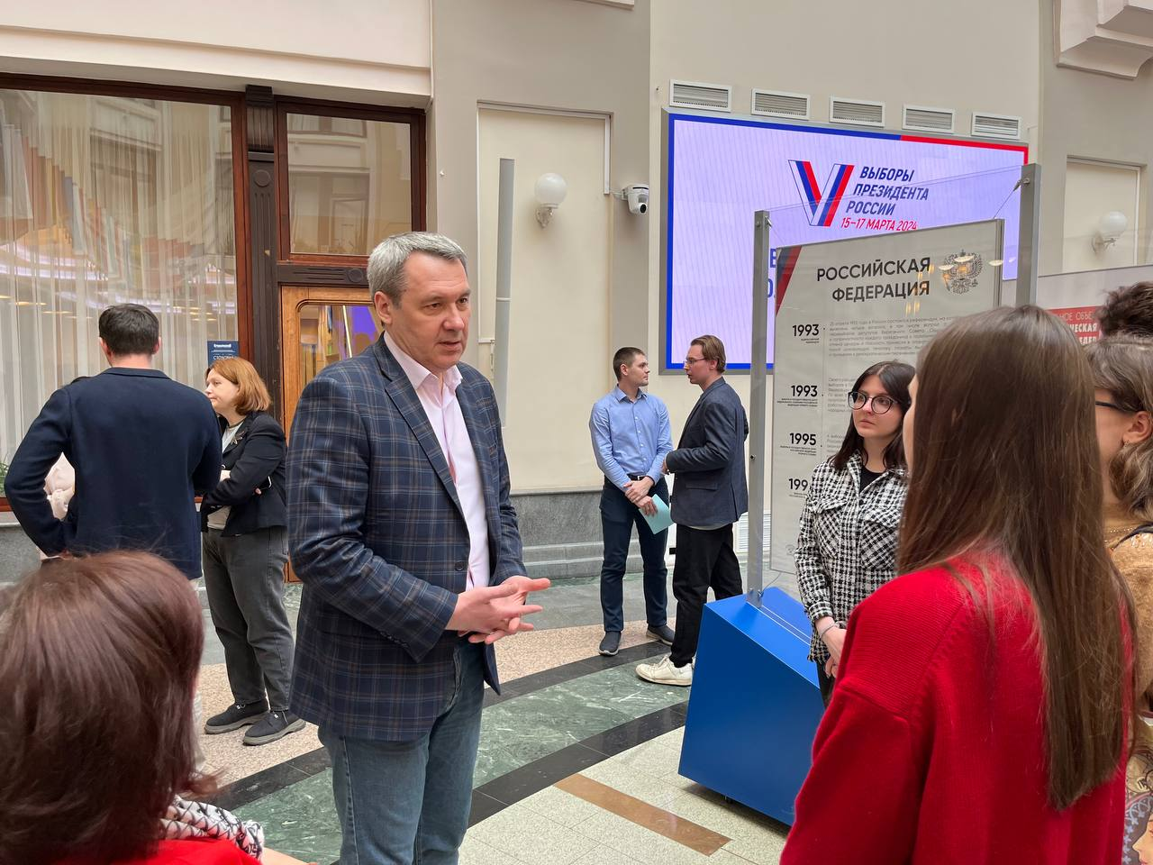 photo_5355303973474652904_y