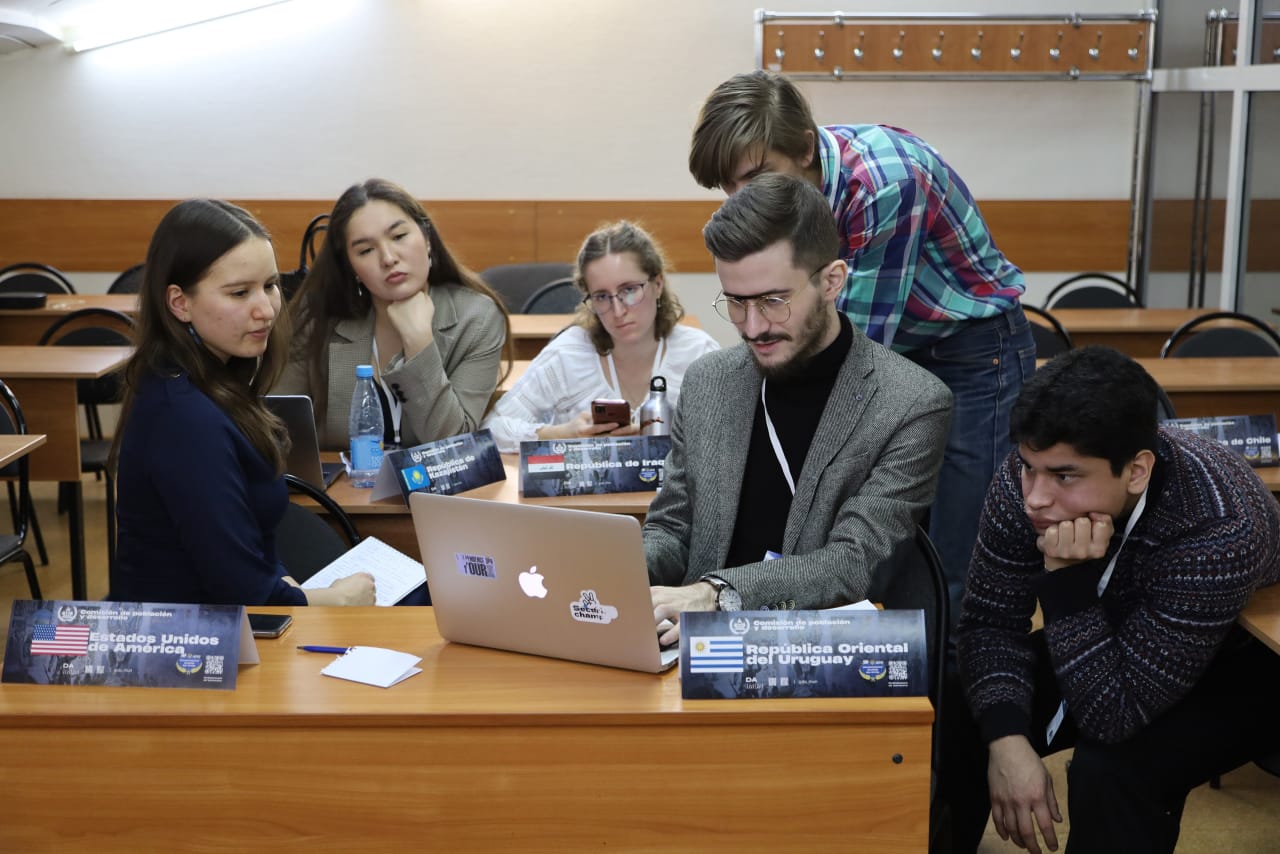 Студентка ИИЯ Полина Картавова на Модели ООН